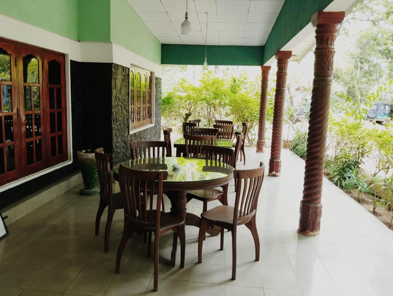 Aura Holiday Inn Tissamaharama Luaran gambar