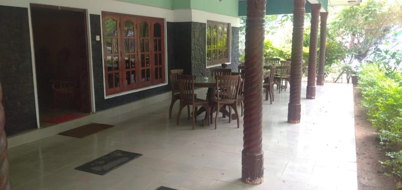 Aura Holiday Inn Tissamaharama Luaran gambar