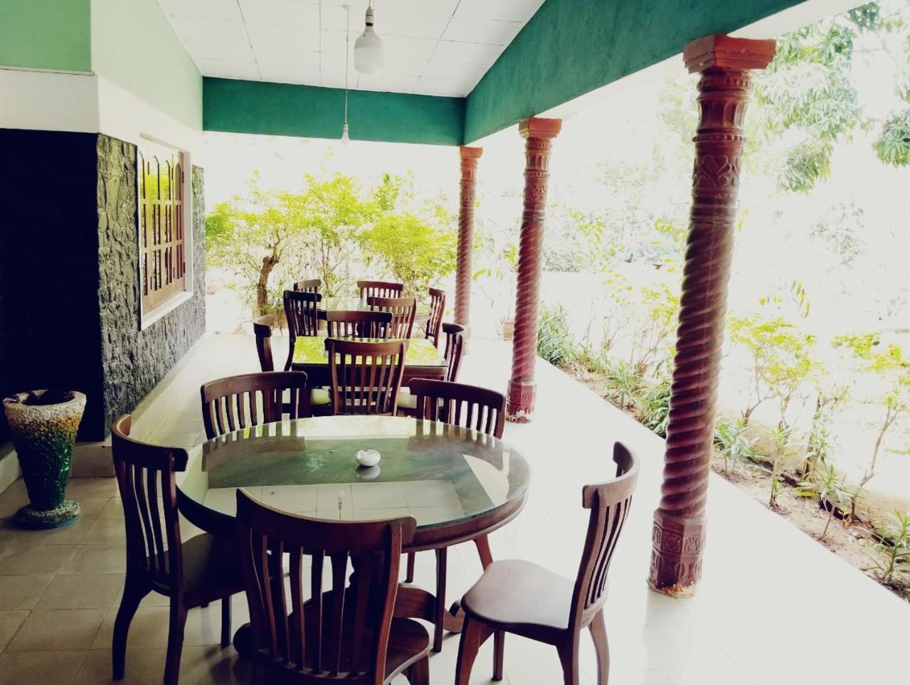 Aura Holiday Inn Tissamaharama Luaran gambar